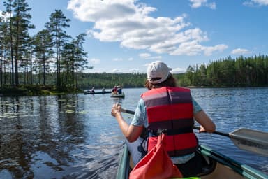 Canoeing right at Trätsön